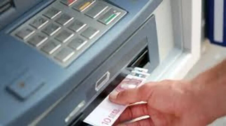 Addio ai prelievi al Bancomat: scopri come potrai ritirare i tuoi soldi